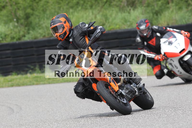 /Archiv-2025/10 23.04.2025 Cornu Master School ADR/rot-rouge/50